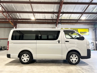 2019 Toyota Hiace =4X4= 6 Seaters - Dual Airbags