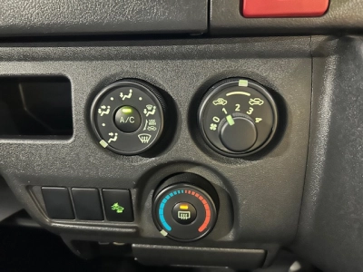 2020 Toyota Hiace FULL OPTION =4X4= 