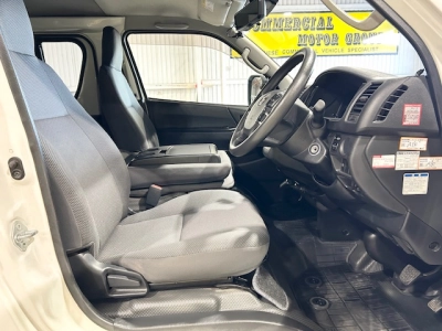 2020 Toyota Hiace FULL OPTION =4X4= 