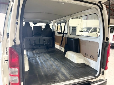 2019 Toyota Hiace =4X4= 6 Seaters - Dual Airbags