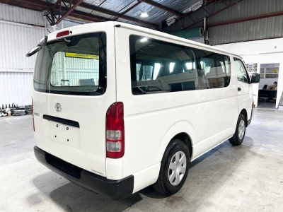 2019 Toyota Hiace =4X4= 6 Seaters - Dual Airbags