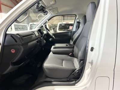 2018 Toyota Hiace --$4500 REDUCED-- **4WD** REMOVABLE BACK SEATS 