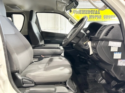 2018 Toyota Hiace --$4500 REDUCED-- **4WD** REMOVABLE BACK SEATS 