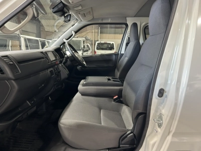 2018 Toyota Hiace =4X4= TIMBER FLOOR $1000 DISCOUNTED for Fuel