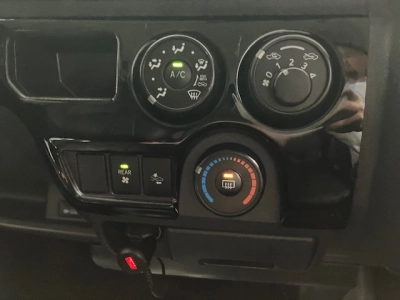 2017 TOYOTA HIACE LWB 2.8L DIESEL TURBO