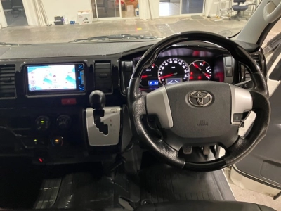 2017 TOYOTA HIACE LWB 2.8L DIESEL TURBO