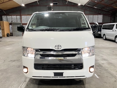 2017 TOYOTA HIACE LWB 2.8L DIESEL TURBO