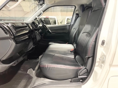 2017 TOYOTA HIACE LWB 2.8L DIESEL TURBO