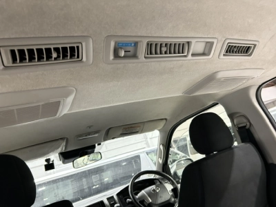 2020 Toyota Hiace 4X4 SUPER GL!!! 5 SEATER / with REAR AIRCON!!