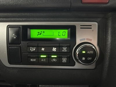 2020 Toyota Hiace 4X4 SUPER GL!!! 5 SEATER / with REAR AIRCON!!