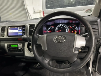 2020 Toyota Hiace 4X4 SUPER GL!!! 5 SEATER / with REAR AIRCON!!