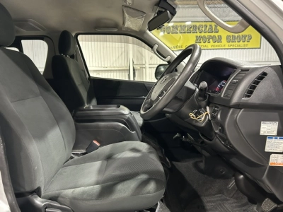 2020 Toyota Hiace 4X4 SUPER GL!!! 5 SEATER / with REAR AIRCON!!