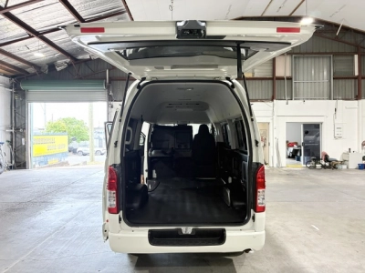 2018 Toyota Hiace 4X4 / Dual Airbags / REAR AIRCON 