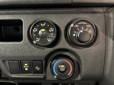 2018 Toyota Hiace 4X4 / Dual Airbags / REAR AIRCON 
