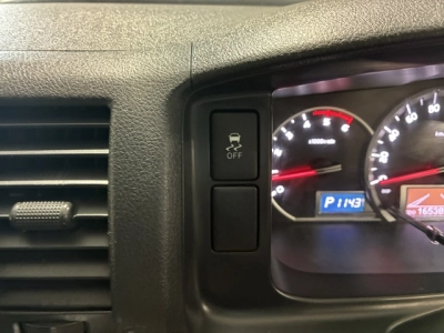 2018 Toyota Hiace 4X4 / Dual Airbags / REAR AIRCON 