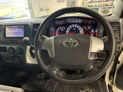 2018 Toyota Hiace 4X4 / Dual Airbags / REAR AIRCON 