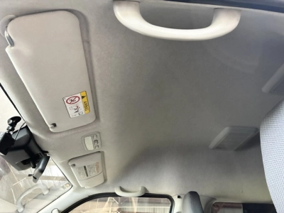2018 Toyota Hiace 4X4 / Dual Airbags / REAR AIRCON 