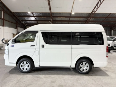 2018 Toyota Hiace 4X4 / Dual Airbags / REAR AIRCON 