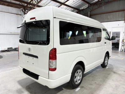 2018 Toyota Hiace 4X4 / Dual Airbags / REAR AIRCON 