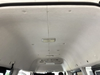2018 Toyota Hiace 4X4 / Dual Airbags / REAR AIRCON 