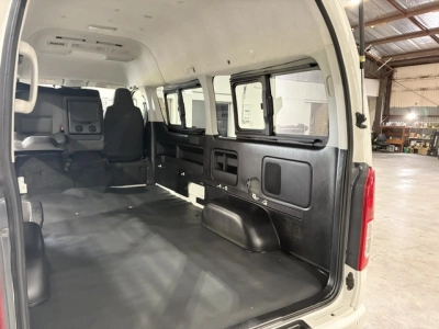 2018 Toyota Hiace 4X4 / Dual Airbags / REAR AIRCON 