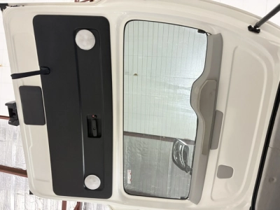 2018 Toyota Hiace 4X4 / Dual Airbags / REAR AIRCON 