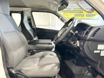 2019 Toyota Hiace =4X4= 6 or 9 Seaters 