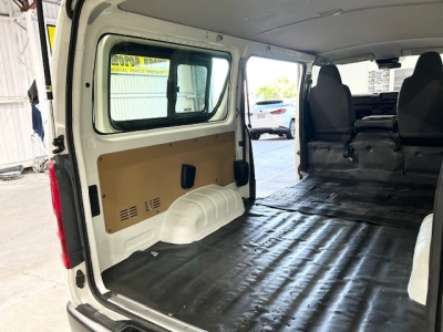 2019 Toyota Hiace =4X4= 6 or 9 Seaters 