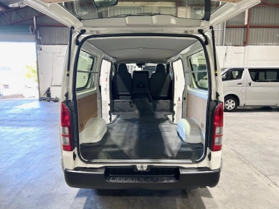 2020 Toyota Hiace --- 4WD 4WD 4WD --- $4000 REDUCED
