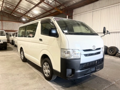 2019 Toyota Hiace = 4X4 = DIESEL Turbo