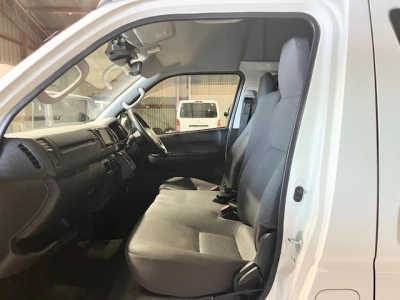2019 Toyota Hiace =Rare Diesel 4x4 HighRoof= 6 Seaters