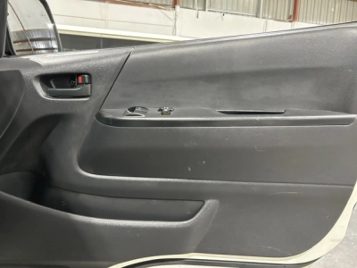 2019 Toyota Hiace =4X4= Dual Airbags _ 6 Seater 