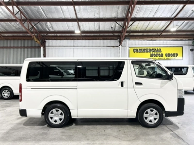 2019 Toyota Hiace =4X4= Dual Airbags _ 6 Seater 