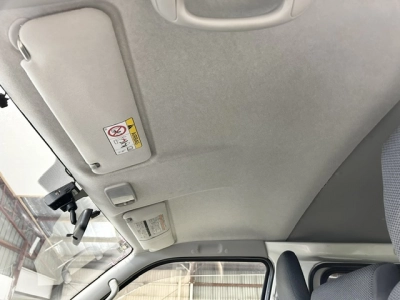 2019 Toyota Hiace =4X4= Dual Airbags _ 6 Seater 