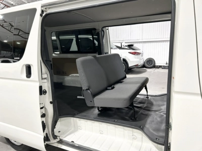2019 Toyota Hiace =4X4= Dual Airbags _ 6 Seater 