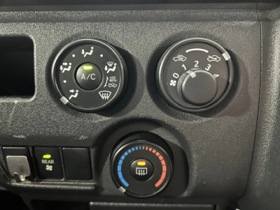 2019 Toyota Hiace =4X4= Dual Airbags _ 6 Seater 