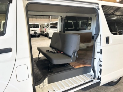 2020 Toyota Hiace === 4X4 4X4 4X4 === TIMBER FLOOR 