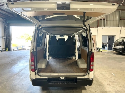 2020 Toyota Hiace === 4X4 4X4 4X4 === TIMBER FLOOR 