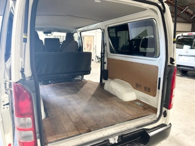 2020 Toyota Hiace === 4X4 4X4 4X4 === TIMBER FLOOR 
