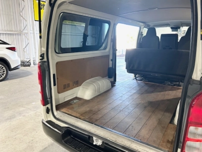 2020 Toyota Hiace === 4X4 4X4 4X4 === TIMBER FLOOR 