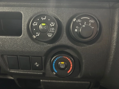 2020 Toyota Hiace === 4X4 4X4 4X4 === TIMBER FLOOR 