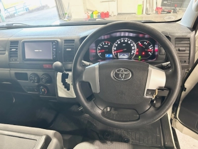 2020 Toyota Hiace === 4X4 4X4 4X4 === TIMBER FLOOR 