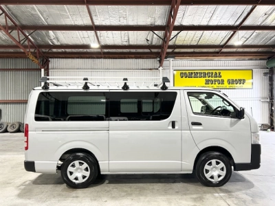 2021 Toyota Hiace Facelift Model = 4WD = 6 Seaters_ $500 DISCOUNTED FOR FUEL (1 WEEK ONLY)
