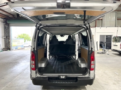 2021 Toyota Hiace Facelift Model = 4WD = 6 Seaters_ $500 DISCOUNTED FOR FUEL (1 WEEK ONLY)