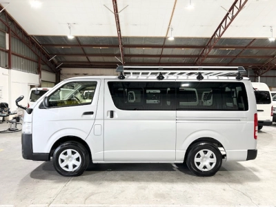 2021 Toyota Hiace Facelift Model = 4WD = 6 Seaters_ $500 DISCOUNTED FOR FUEL (1 WEEK ONLY)