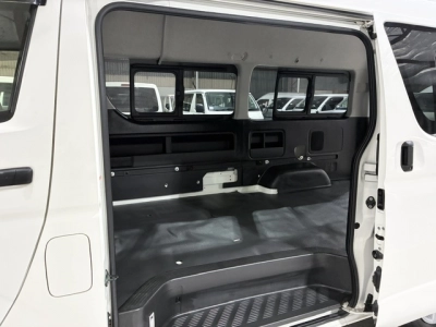 2020 Toyota Hiace 4X4 HIGH-ROOF / Rear Aircon!!