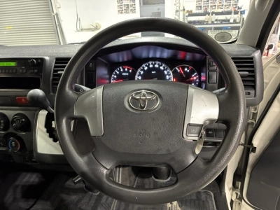 2020 Toyota Hiace 4X4 HIGH-ROOF / Rear Aircon!!