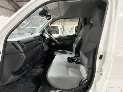 2020 Toyota Hiace 4X4 HIGH-ROOF / Rear Aircon!!