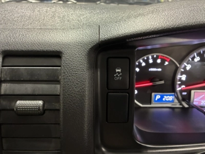 2020 Toyota Hiace =Super Low 20kms! = 6 Seaters
