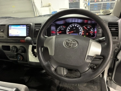 2020 Toyota Hiace =Super Low 20kms! = 6 Seaters